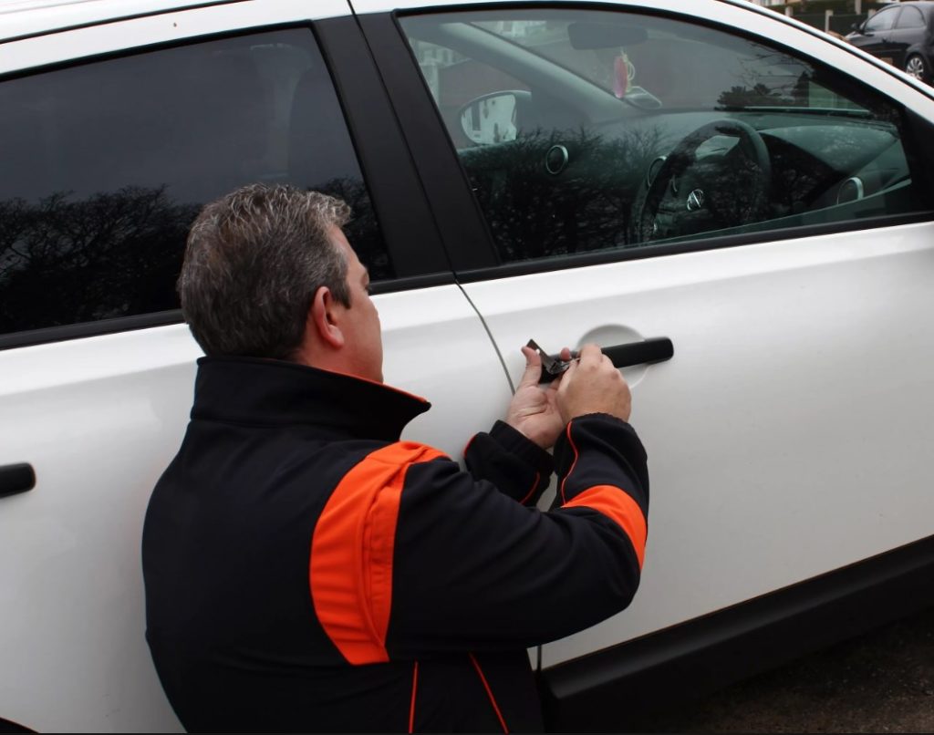 Срочное открытие дверей автомобиля в Тавде